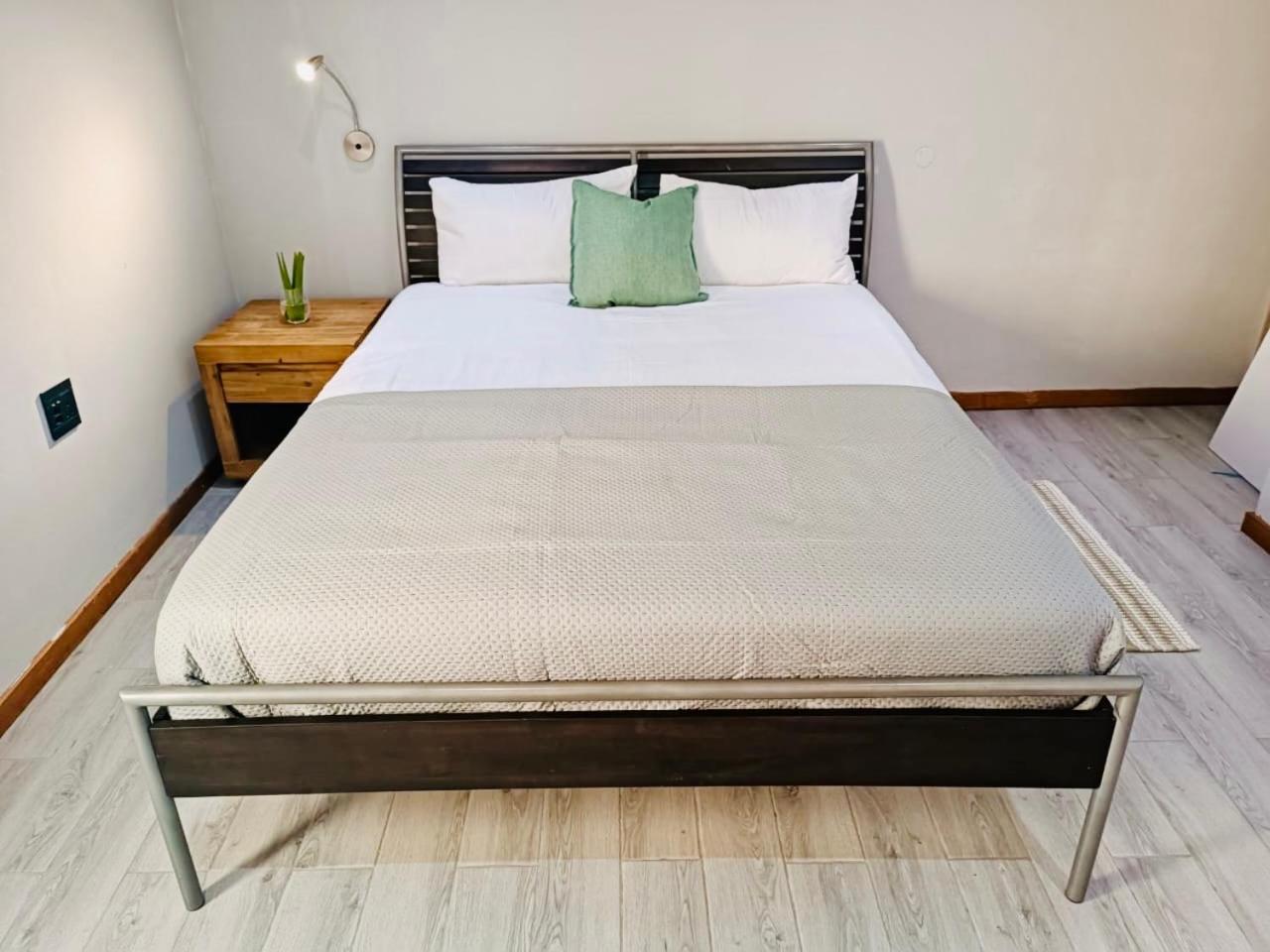 ホテル Northern Oasis Oshakati エクステリア 写真