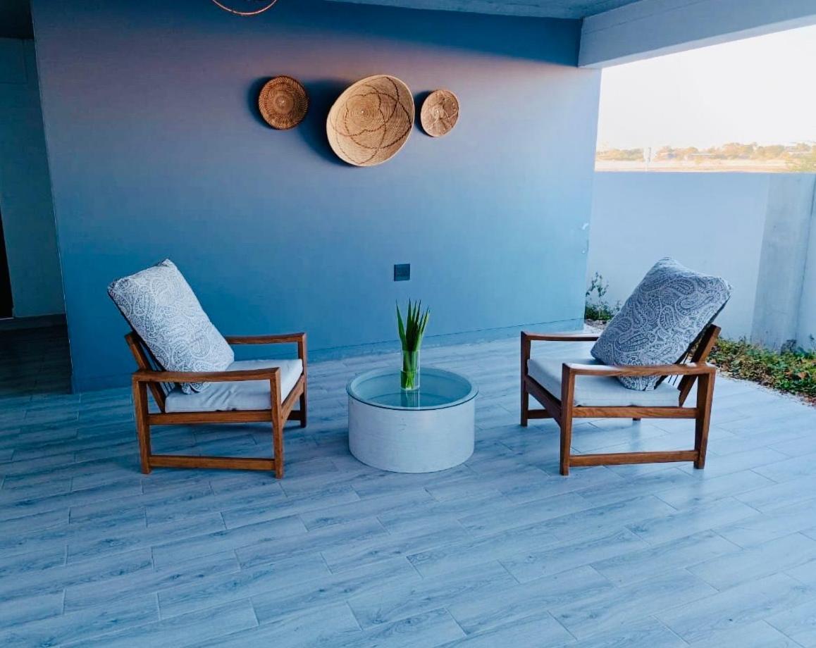 ホテル Northern Oasis Oshakati エクステリア 写真